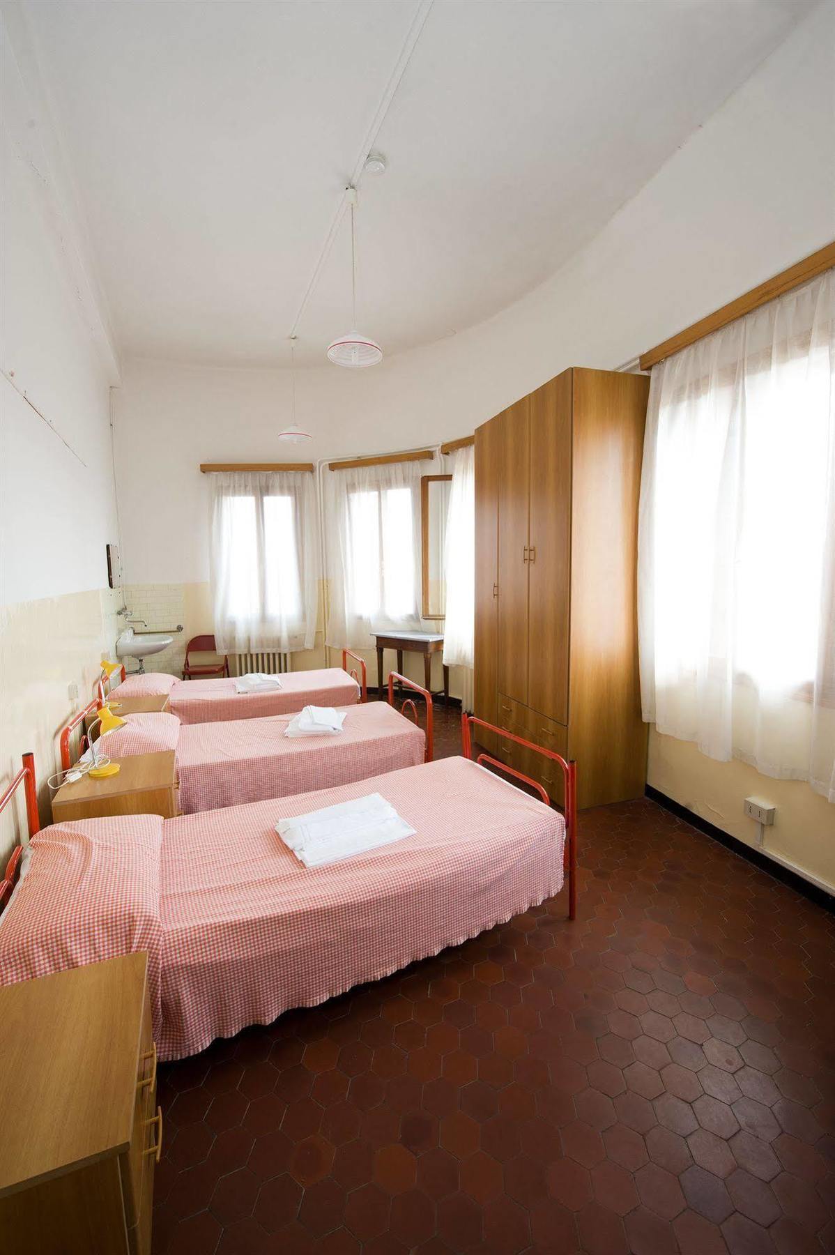 Domus Civica 3*