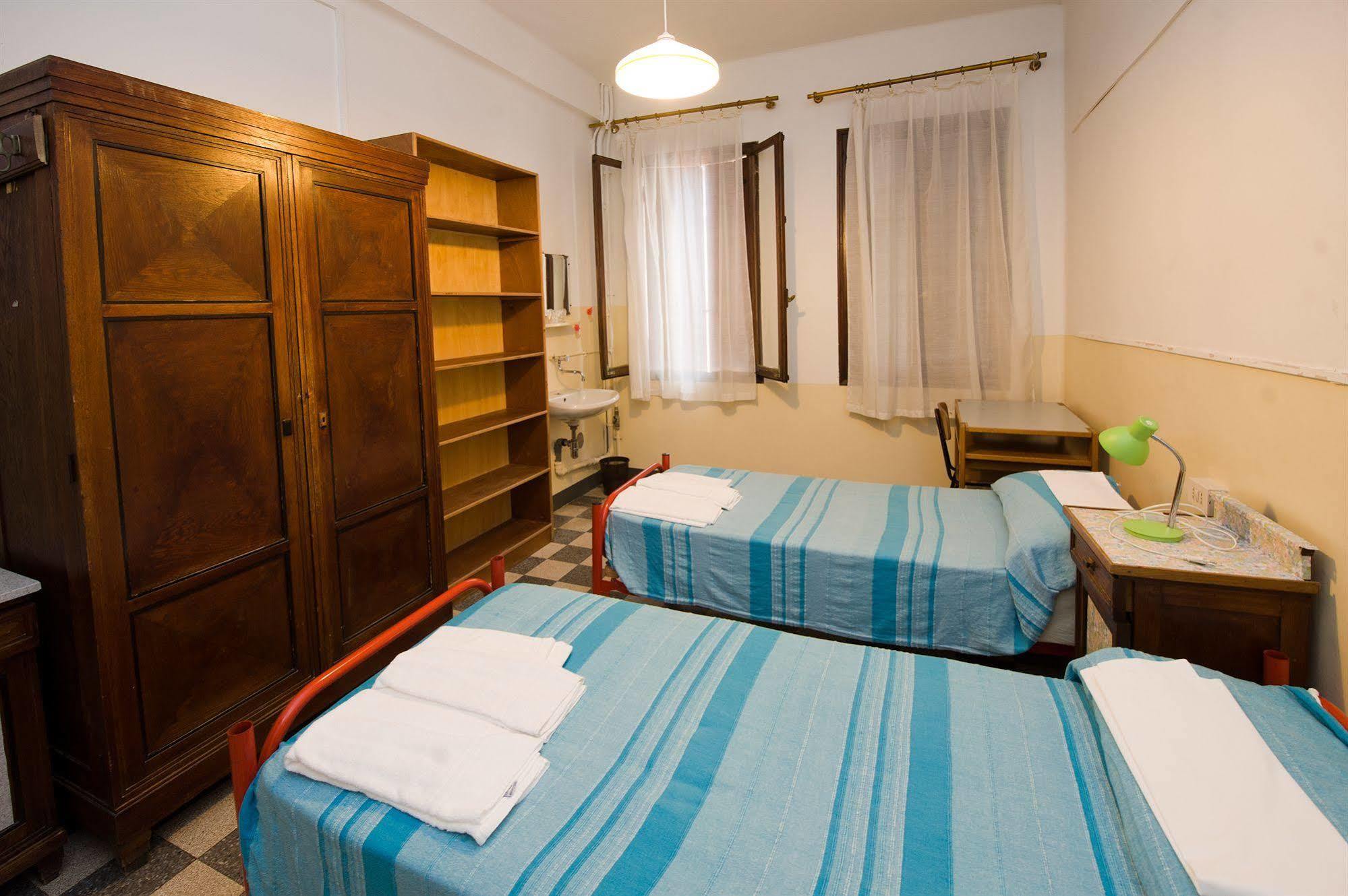 Hostal Domus Civica