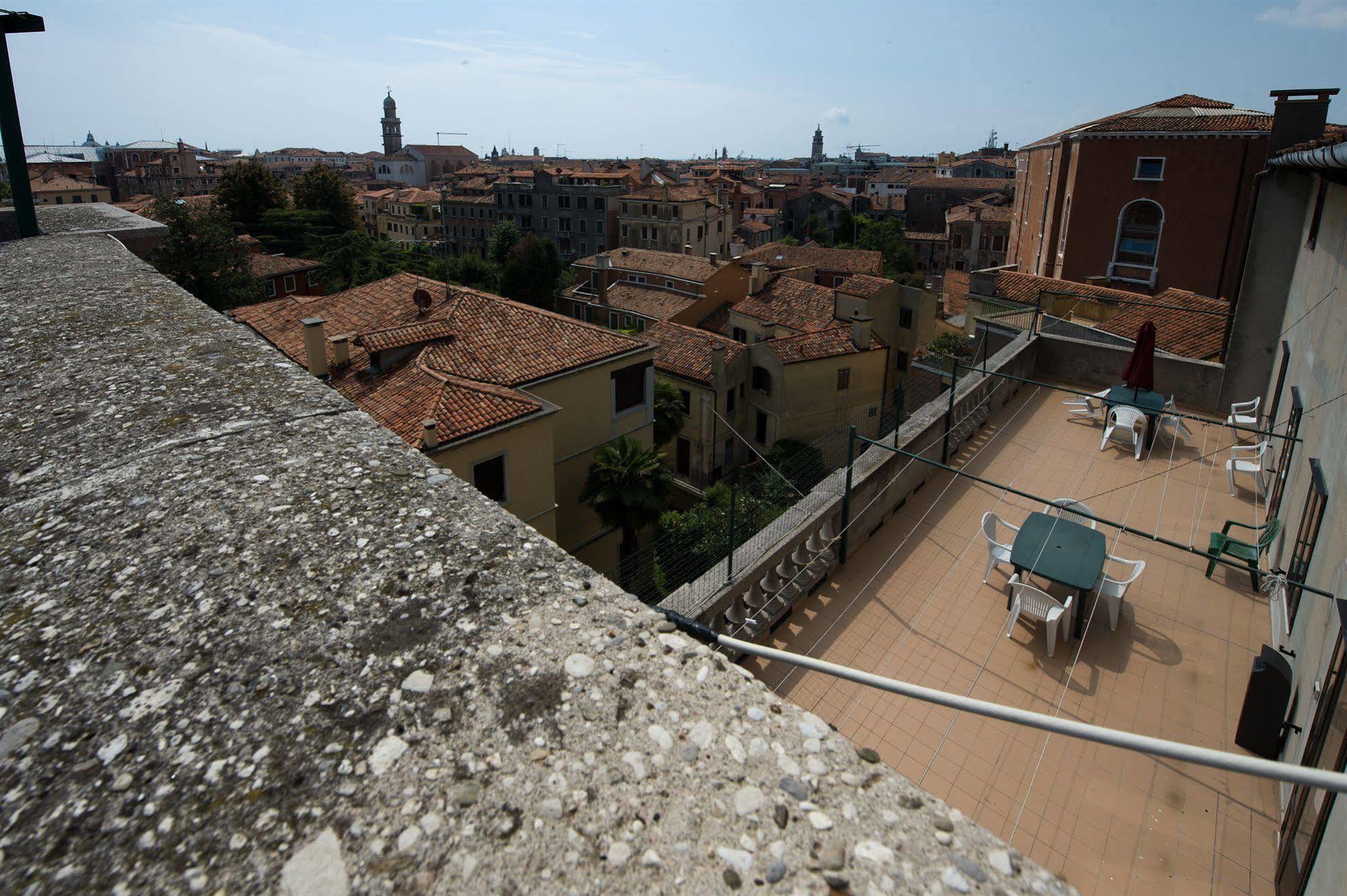Hostel Domus Civica 3*
